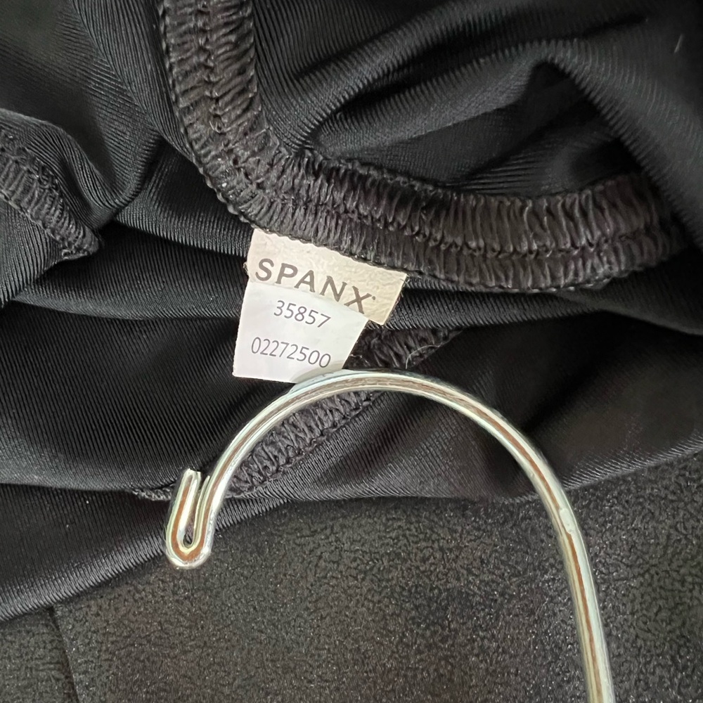 🌟3 for $25🌟 SPANX Black Faux Leather Leggings High-Waisted Women’s - Picture 9 of 14